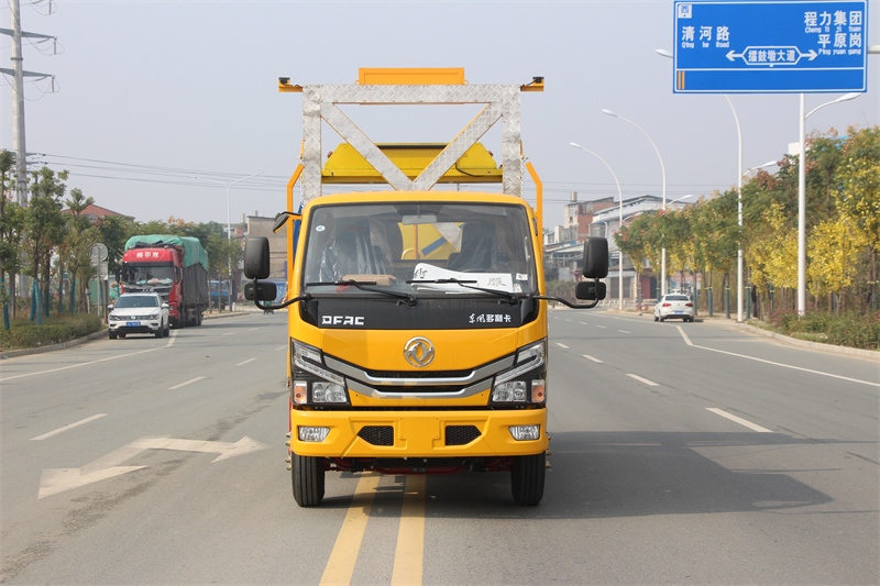 东风小多利卡D6双排座防撞缓冲车