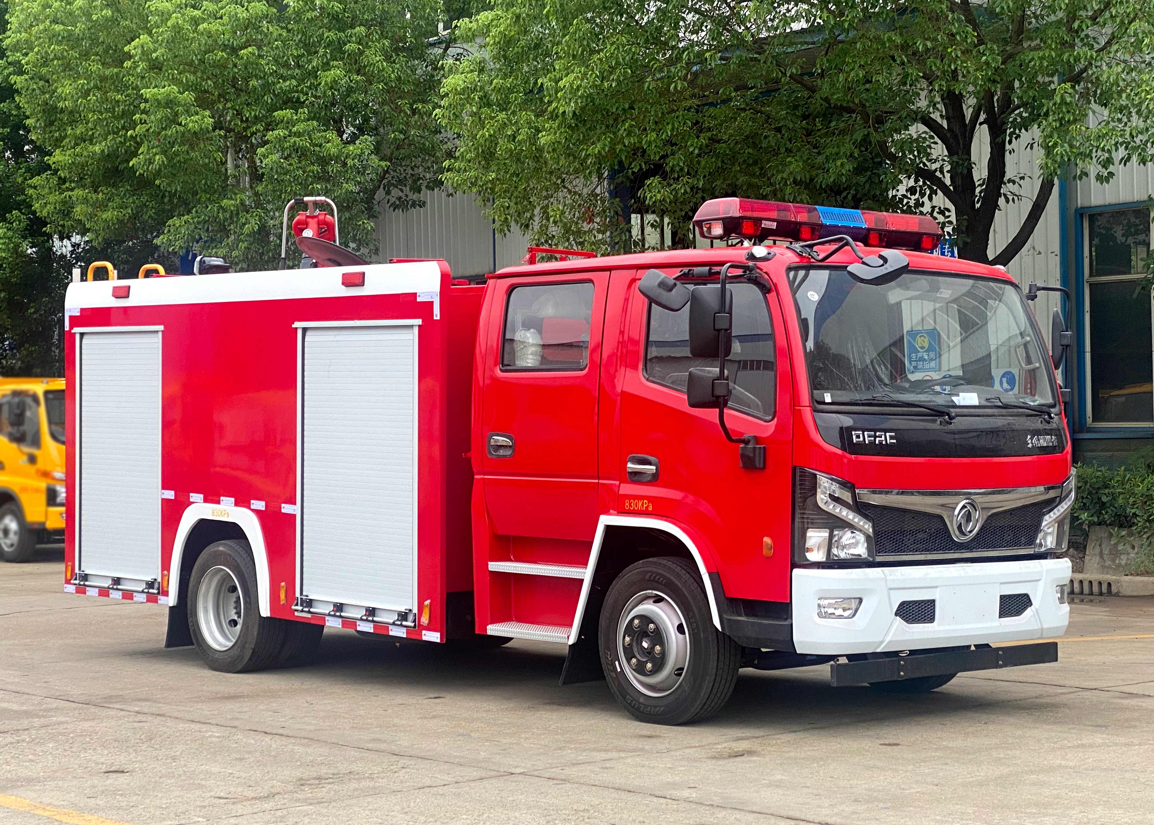 大福瑞卡4吨水罐消防车