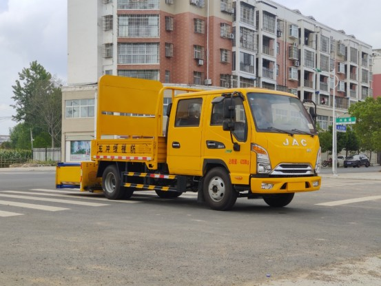 江淮康玲J3 防撞缓冲车