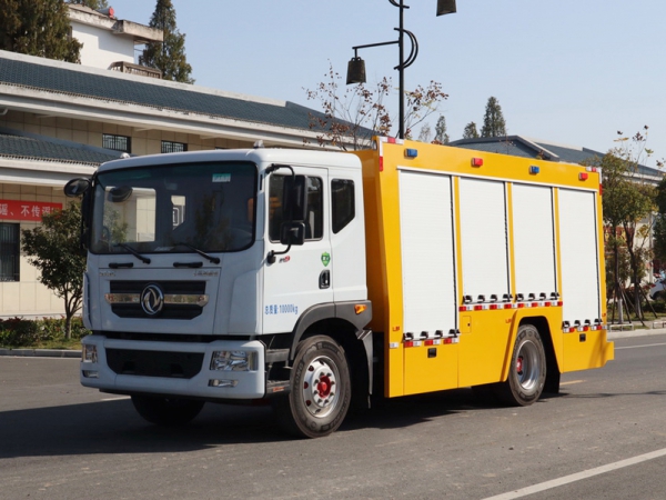 东风D9大流量排水车